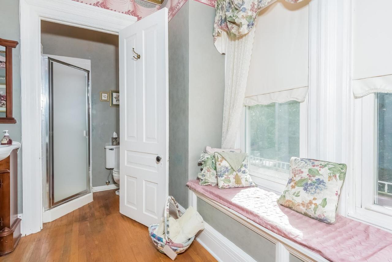 Kingsley House Bed & Breakfast Fennville ภายนอก รูปภาพ