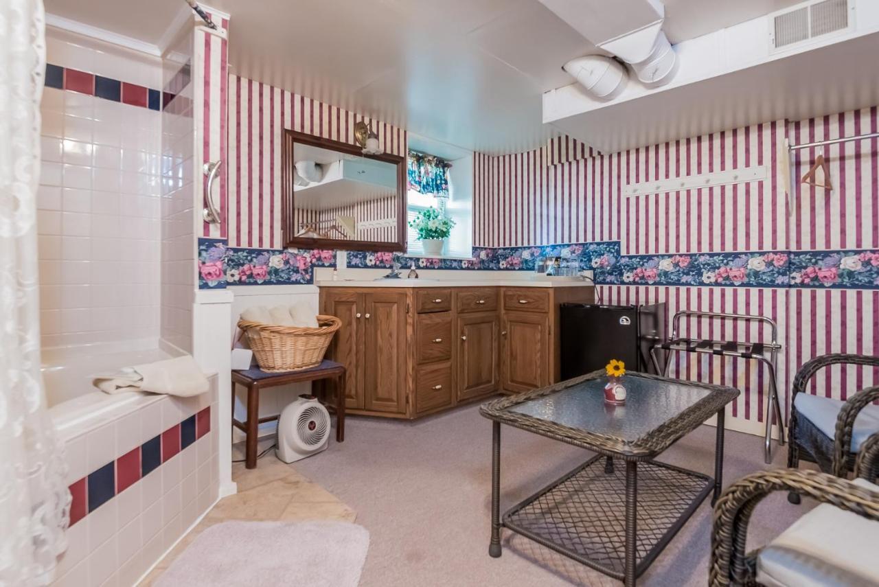 Kingsley House Bed & Breakfast Fennville ภายนอก รูปภาพ