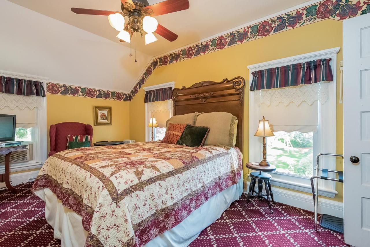 Kingsley House Bed & Breakfast Fennville ภายนอก รูปภาพ